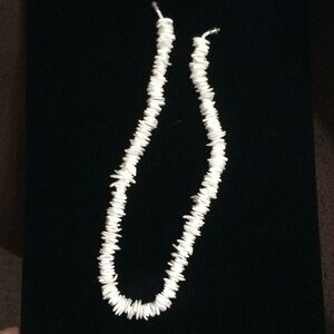 White shell necklace